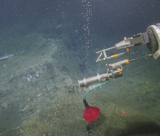 sampler collecting methane seep bubbles