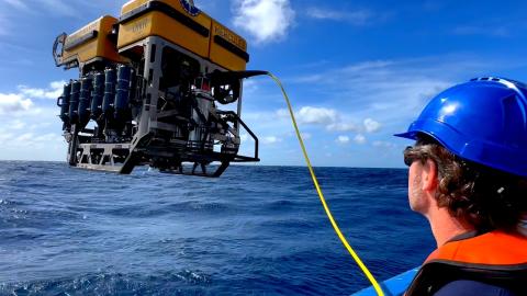 New Technology Brings High-Tech Laser Lab to Seafloor 