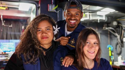 Give it Everything You’ve Got: Science Communication at Sea