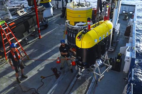 Combining Ocean Exploration Technologies to Understand the Geologist Seamounts