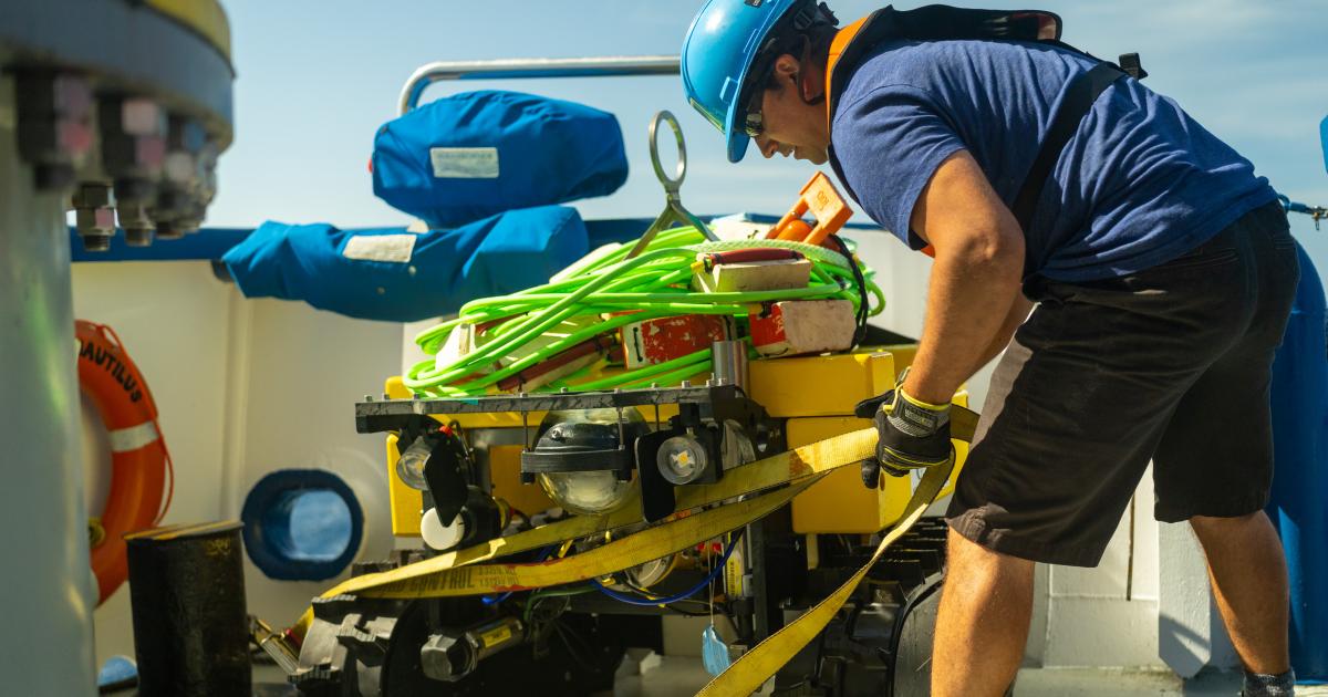 Taking a Deep Dive on Scientific Instruments The Neptune Observatory