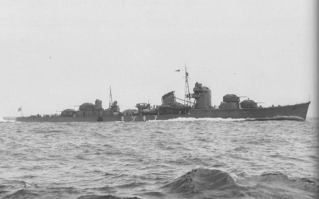 While no historical images of the destroyer Teruzuki (照月) exist today, her build was similar to her sister shi, Akisuki.  
