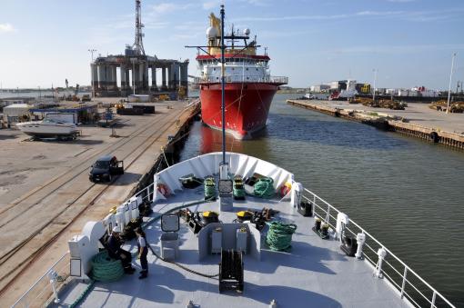 Nautilus leaves Galveston port. 