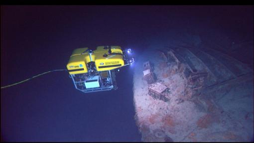 ROV <em>Hercules</em> diving on the Titanic wreck