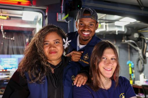 Give it Everything You’ve Got: Science Communication at Sea