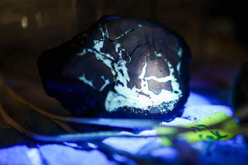 Glowing rock deep sea