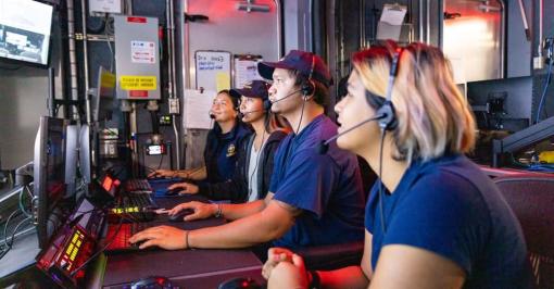 Guam students aboard E/V Nautilus